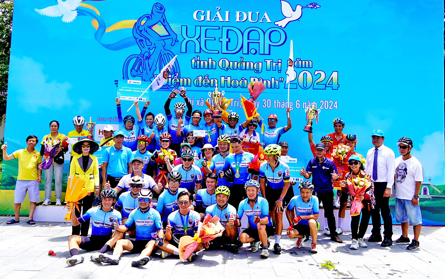 Sôi nổi Giải đua xe đạp tỉnh Quảng Trị năm 2024 “Điểm đến Hoà Bình”